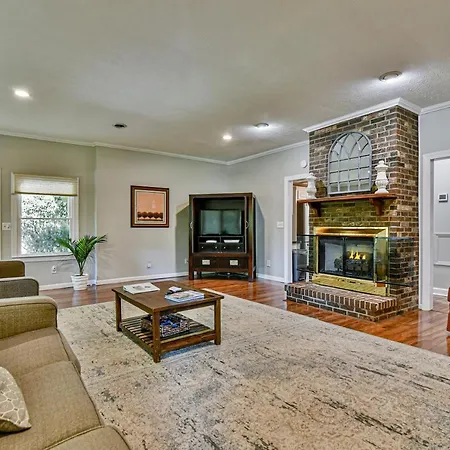 South Asheville Home With Hot Tub Just 11 Miles To Downtown